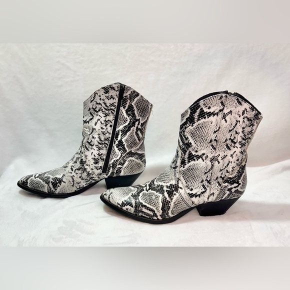JOL Molly Faux Snakeskin Ankle Boots Women’s Size 7 Black and White - Picture 4 of 16